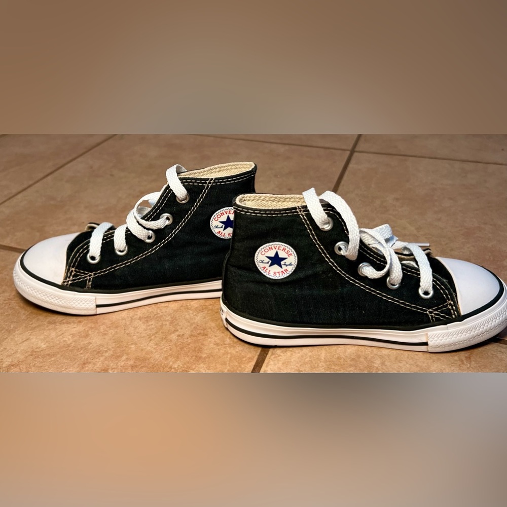 Converse All Star High Top toddler Sz 9 Black